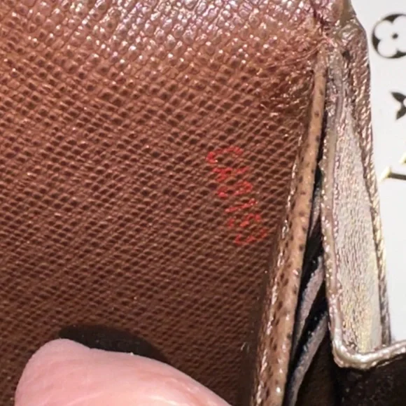 Sarah Wallet - Picture 2 of 11